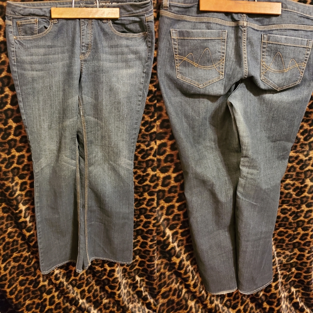 LOW RISE Jeans